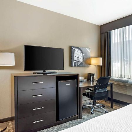 Best Western Plus Philadelphia-Pennsauken Hotel Cherry Hill Exterior photo