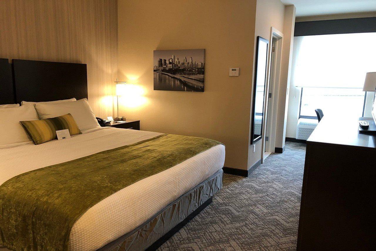 Best Western Plus Philadelphia-Pennsauken Hotel Cherry Hill Exterior photo