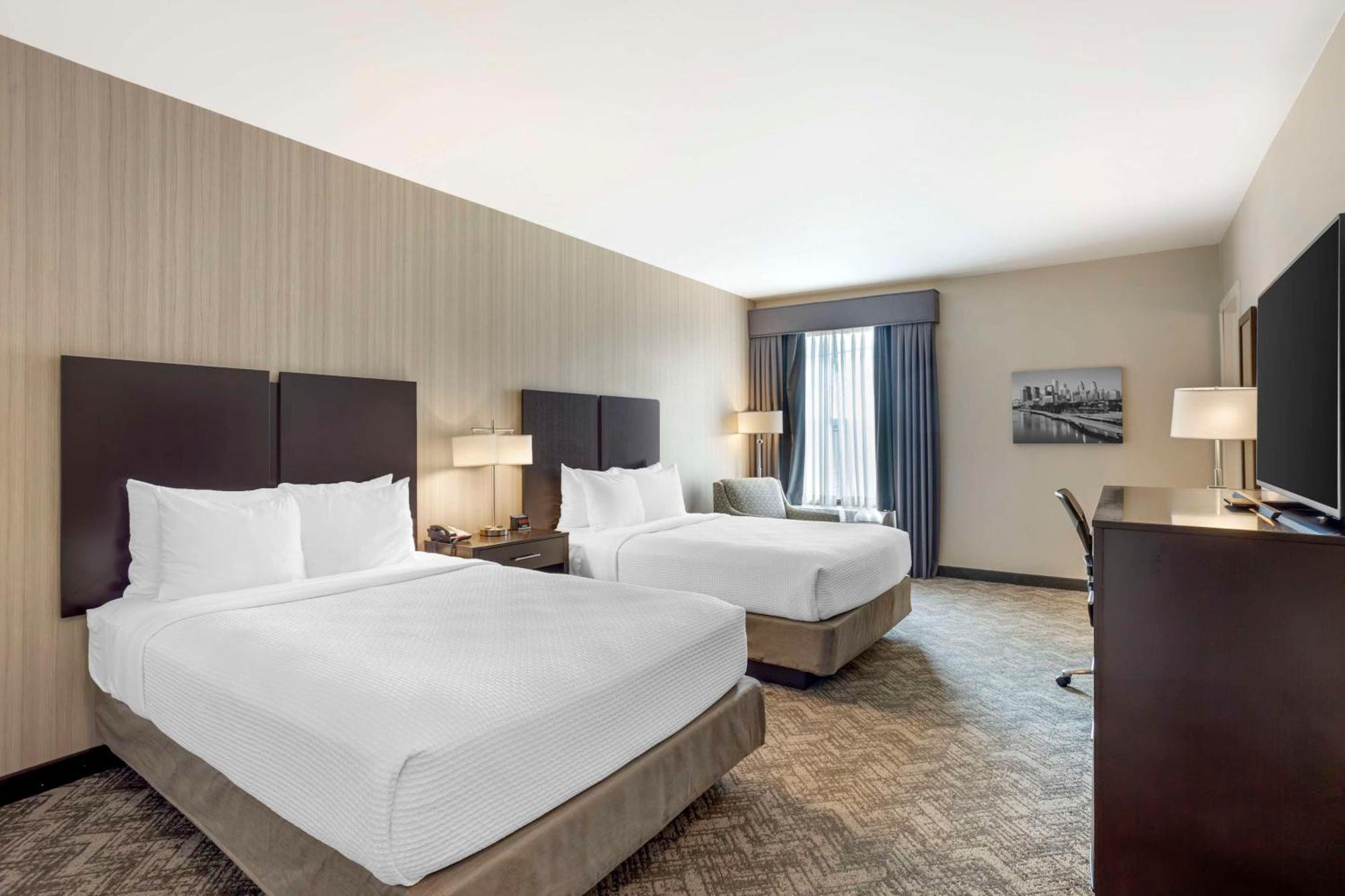 Best Western Plus Philadelphia-Pennsauken Hotel Cherry Hill Exterior photo