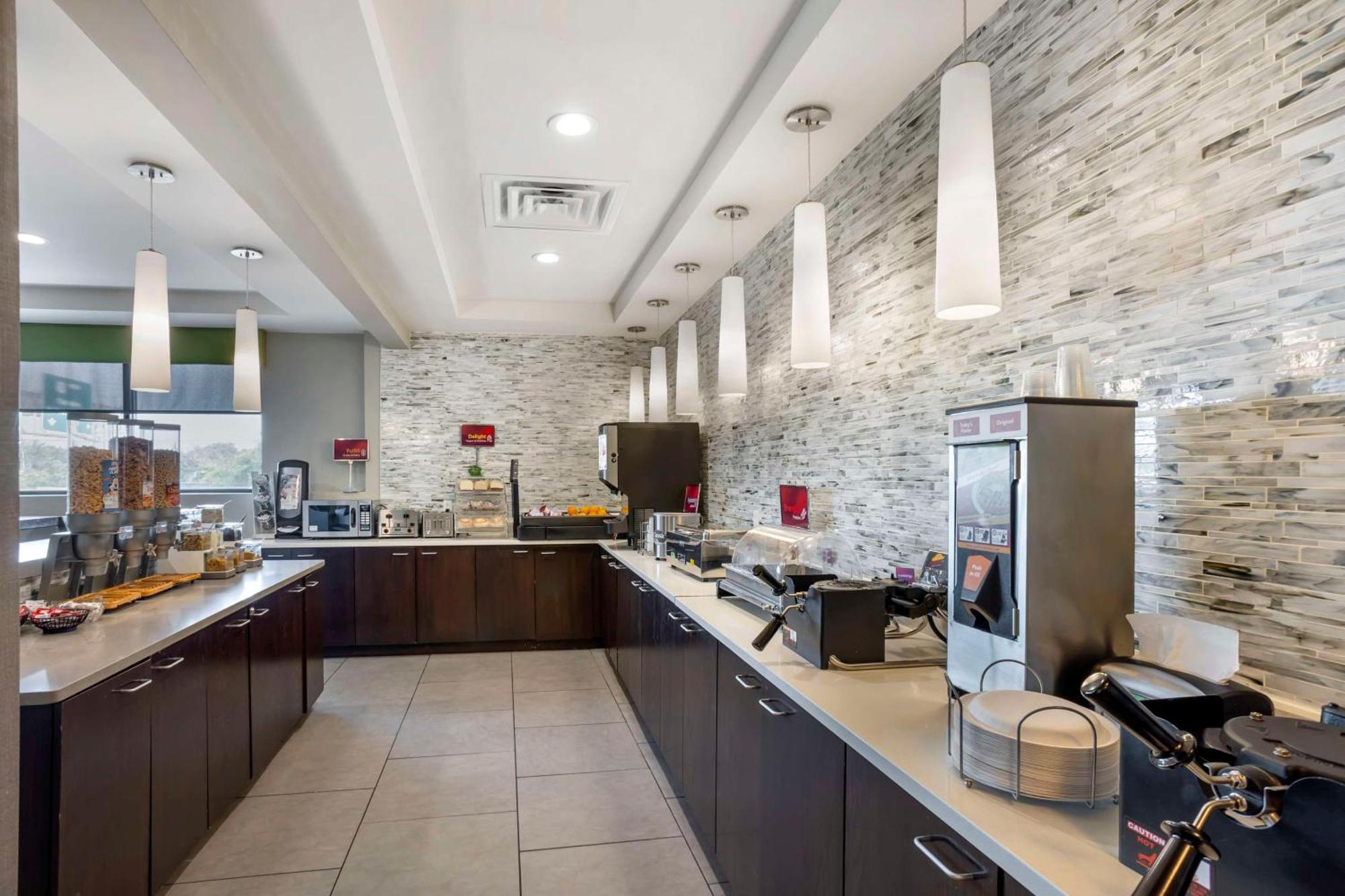 Best Western Plus Philadelphia-Pennsauken Hotel Cherry Hill Exterior photo