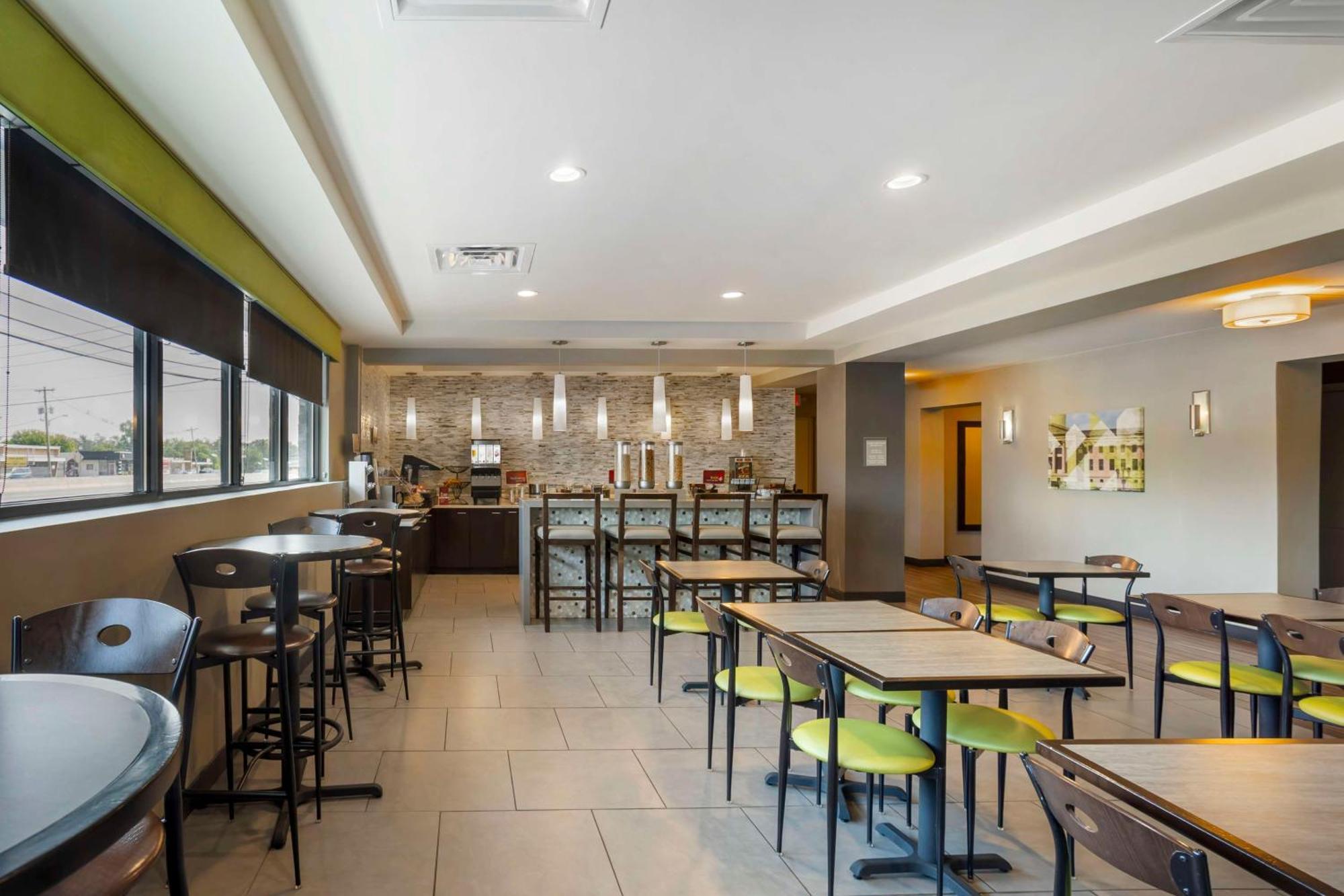 Best Western Plus Philadelphia-Pennsauken Hotel Cherry Hill Exterior photo